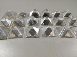 Piramidi di quarzo ialino